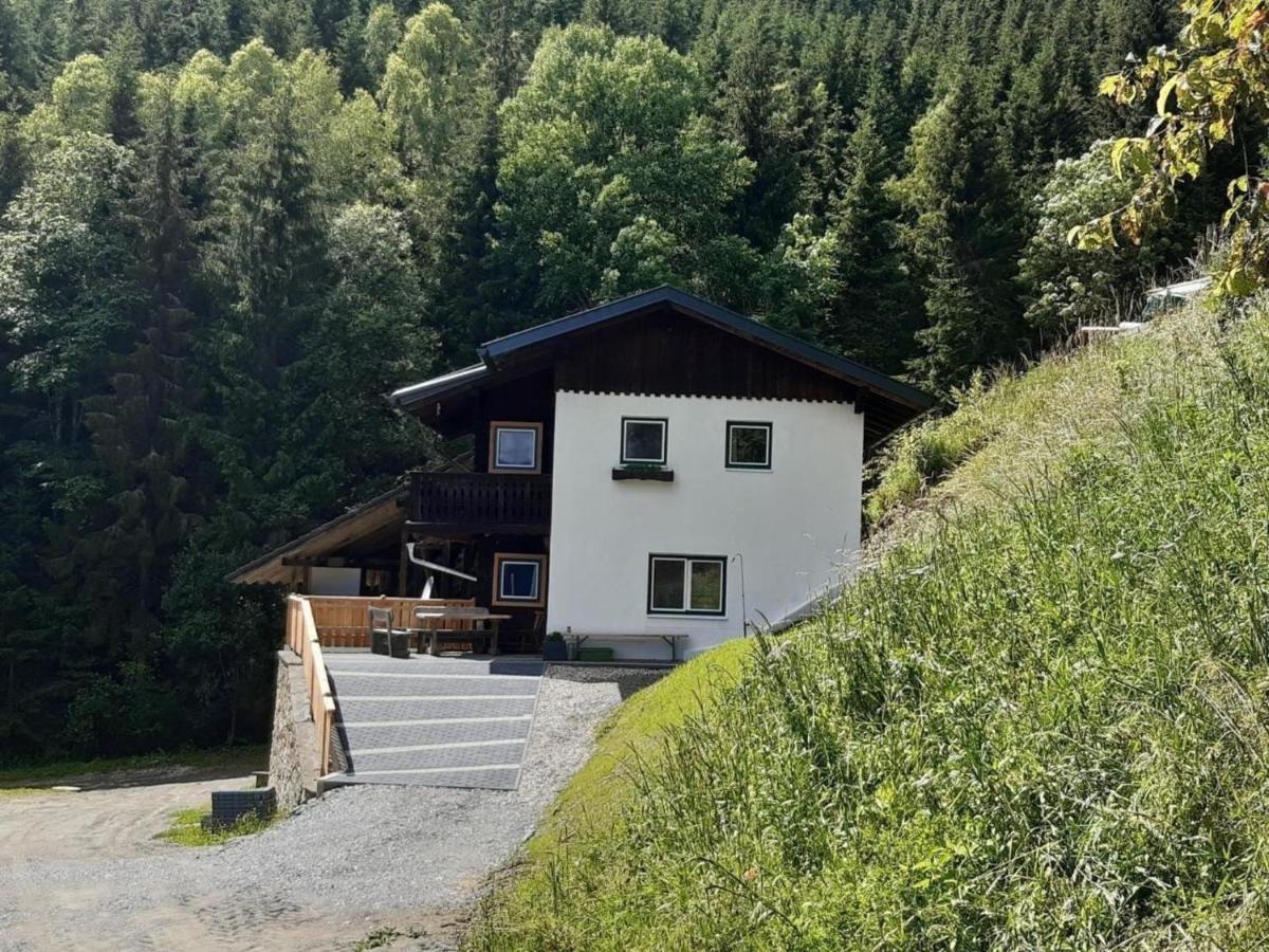 Grades Wunderschones Ferienhaus In Feistritz Mit Terrasseヴィラ エクステリア 写真